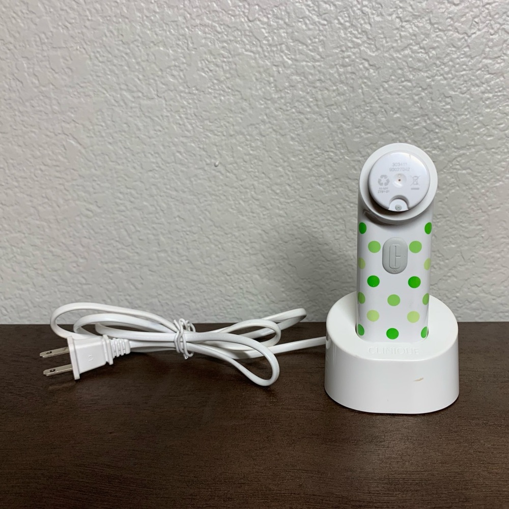 Clinique sonic system cleansing brush